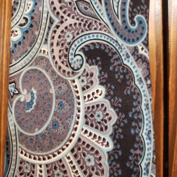 Geoffrey Beene Necktie, Blues and blacks - Picture 10 of 12